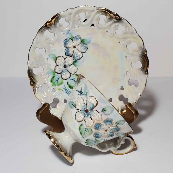 EFCCO Teacup and Saucer Blue White Textured Flowers Reticulated Opalescent - Picture 2 of 10